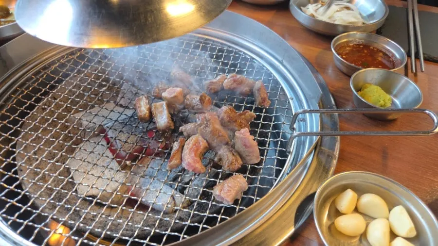 노릇하게 구워진 주걱살
