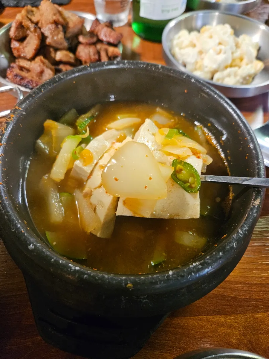 The table at Jugeokjip after finishing the meal
