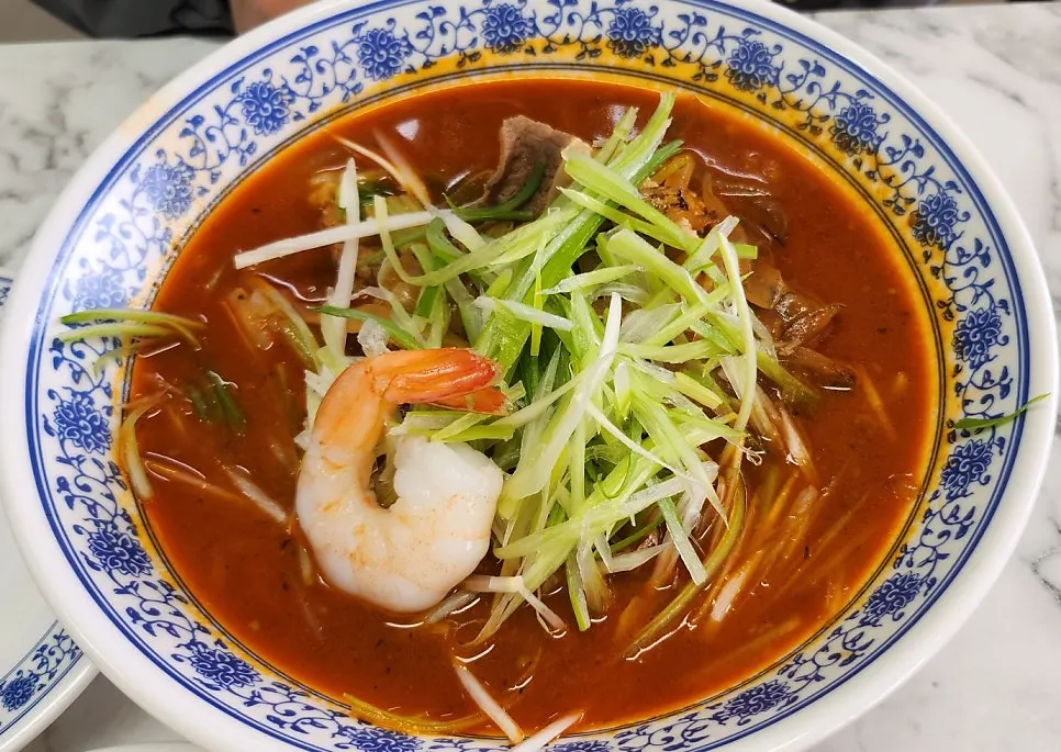 Spicy green onion beef brisket jjamppong