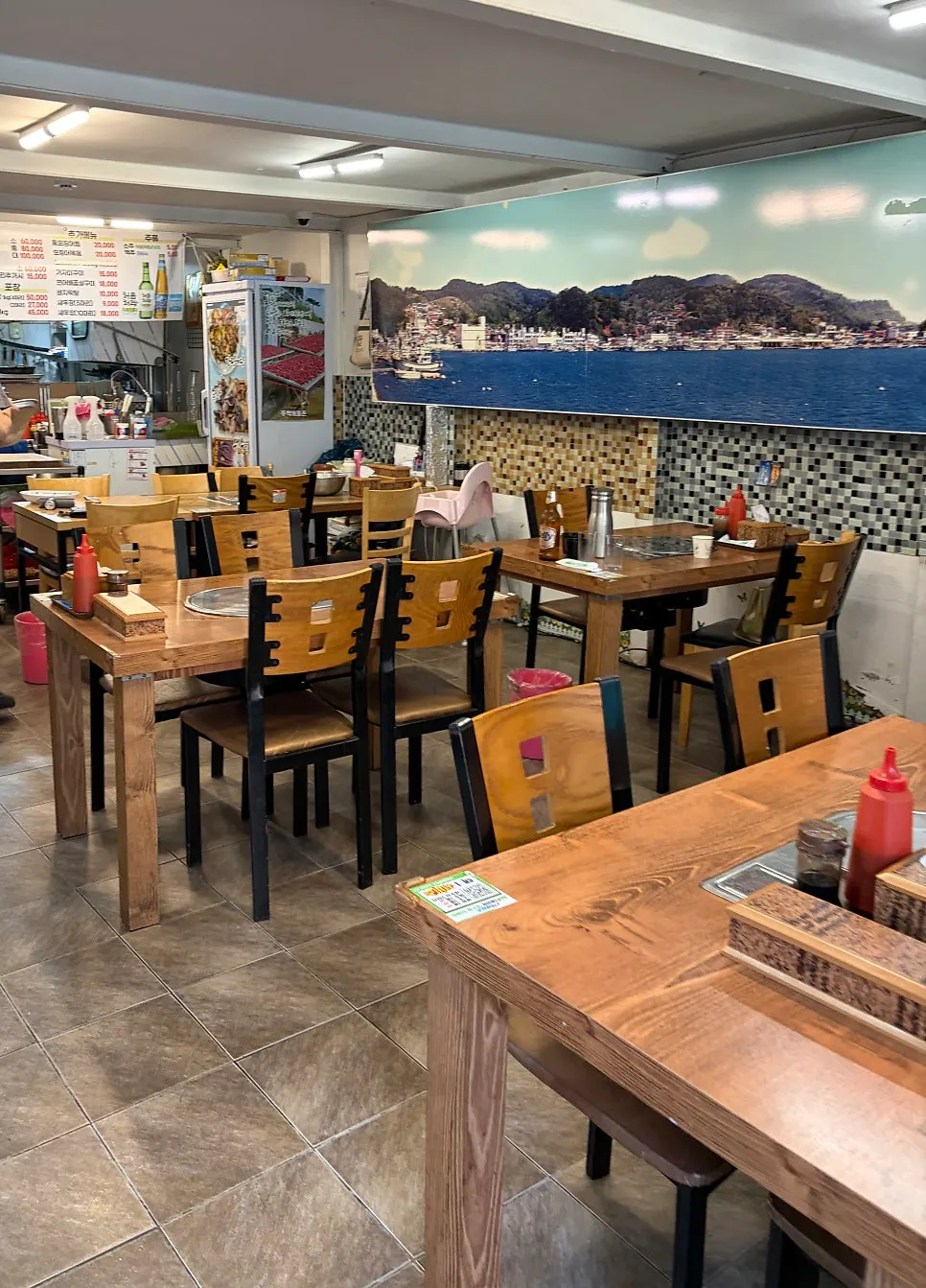 4-person tables inside Jumak Haemulchon