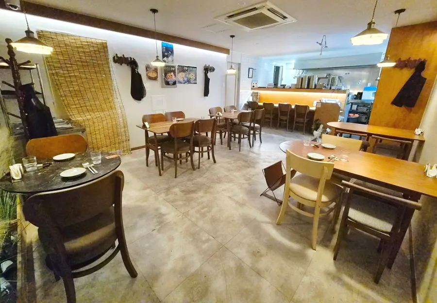 View of Jumak Inho's cozy interior