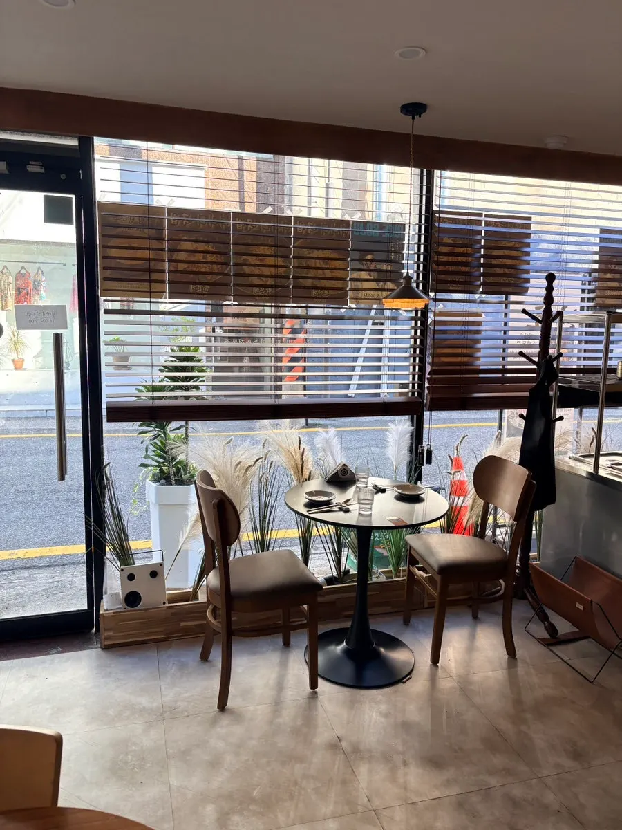 Interior de ambiente tranquilo de Jumak Inho