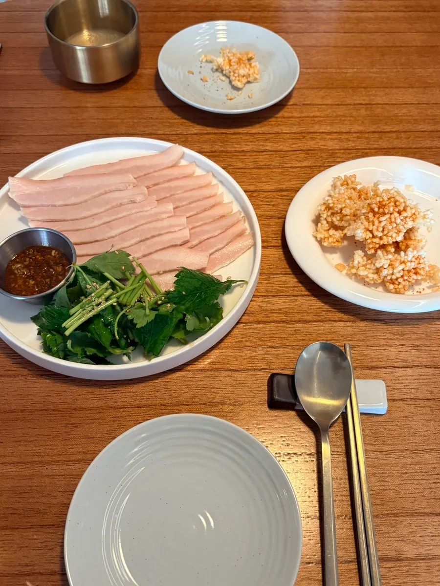 Naengjeyuk de jowl de cerdo en Jumak Inho