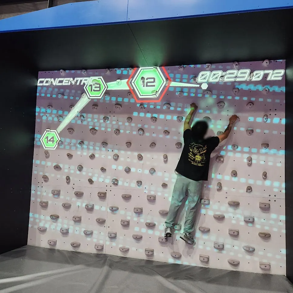 Timed competitive climbing game at Jump in Nowon
