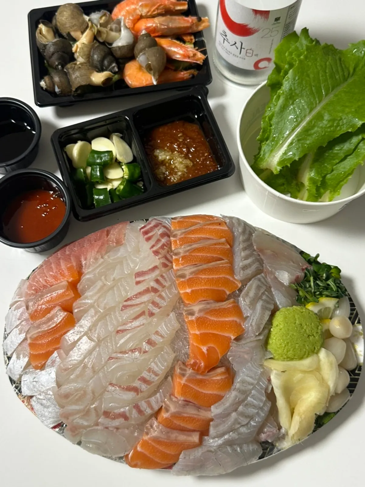 Packed omakase assorted sashimi (medium) from Haesong Hoetjip