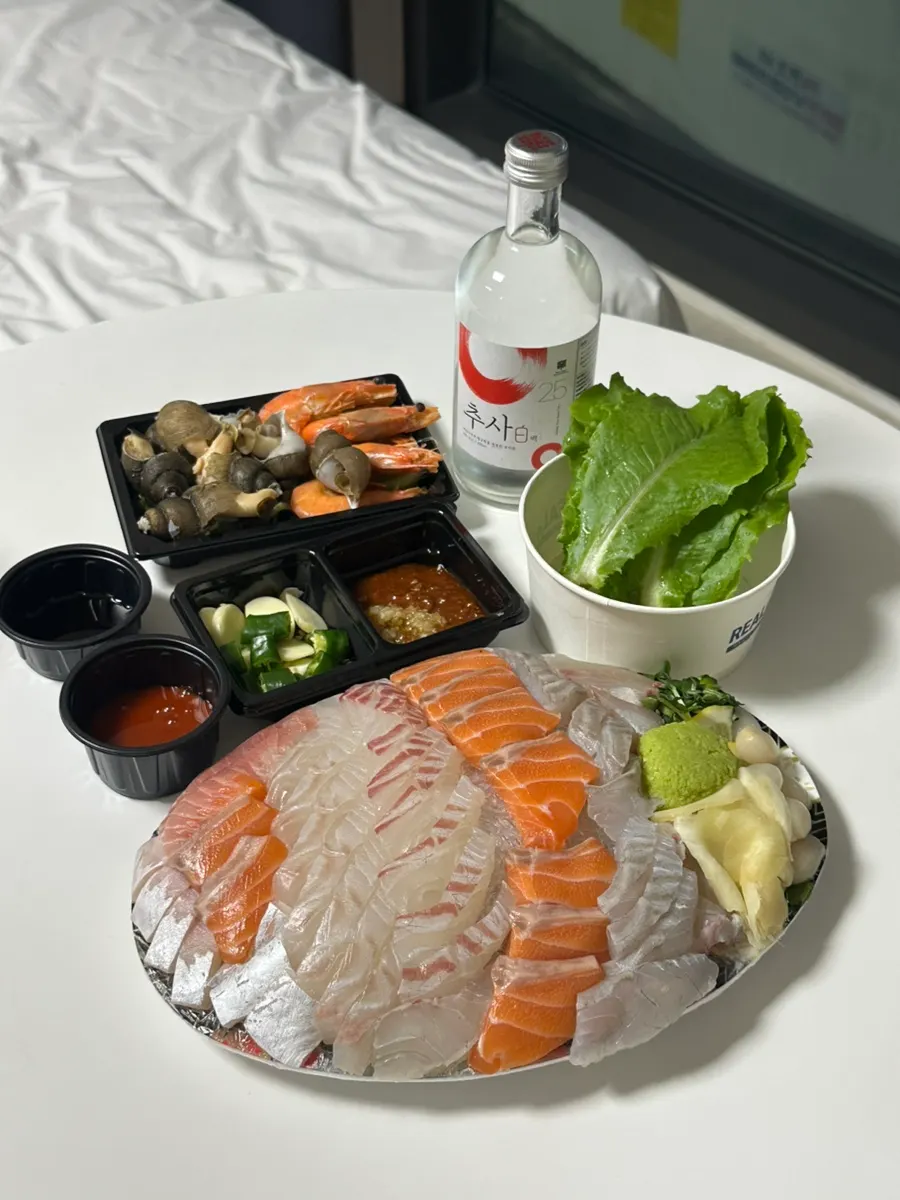 Takeout set with vinegar-chili sauce, makjang, and lettuce wraps