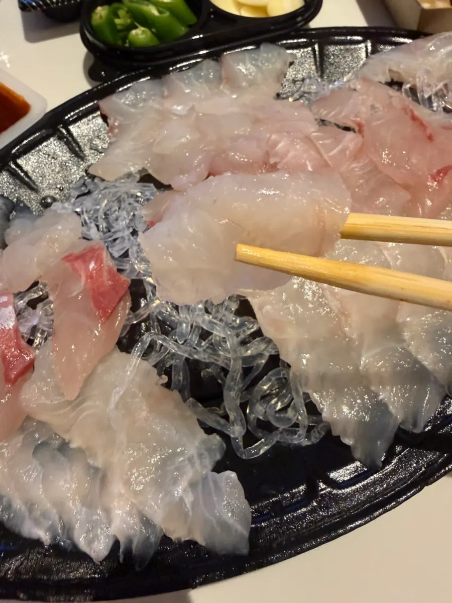 두툼하게 썰린 참돔회
