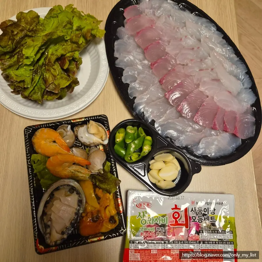 Takeout container of the Ilchul Special Assorted Sashimi
