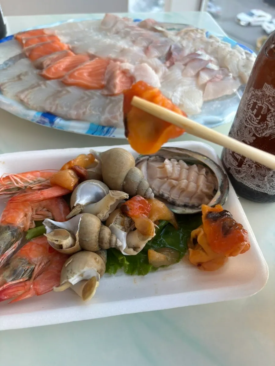 Complimentary sea squirt and abalone