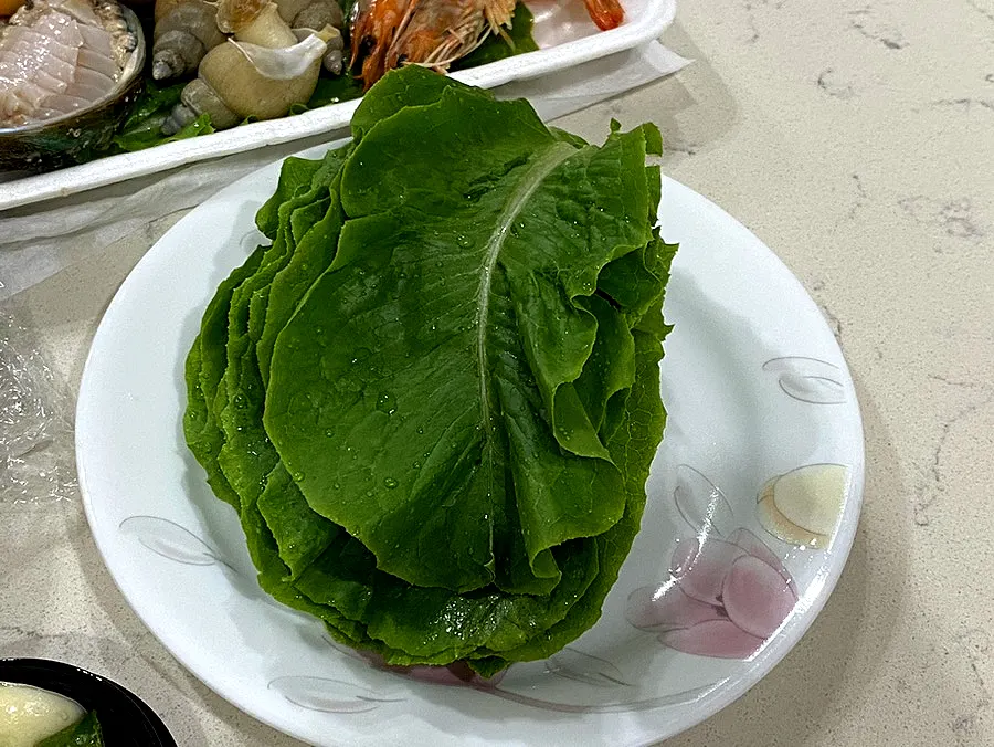 Fresh vegetables and sauce included with the takeout order