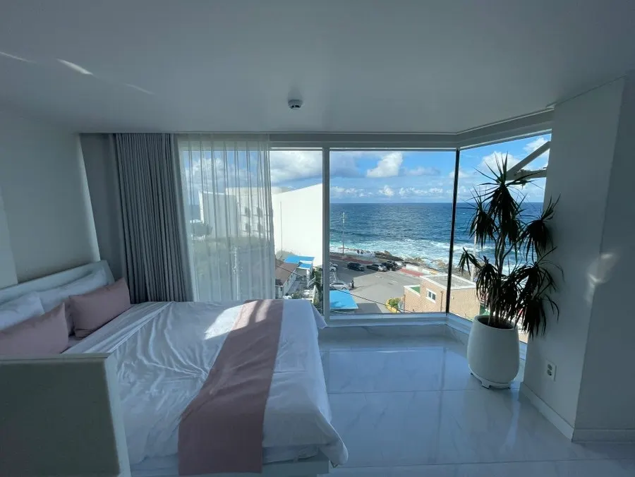 Interior view of Room 403 Brie