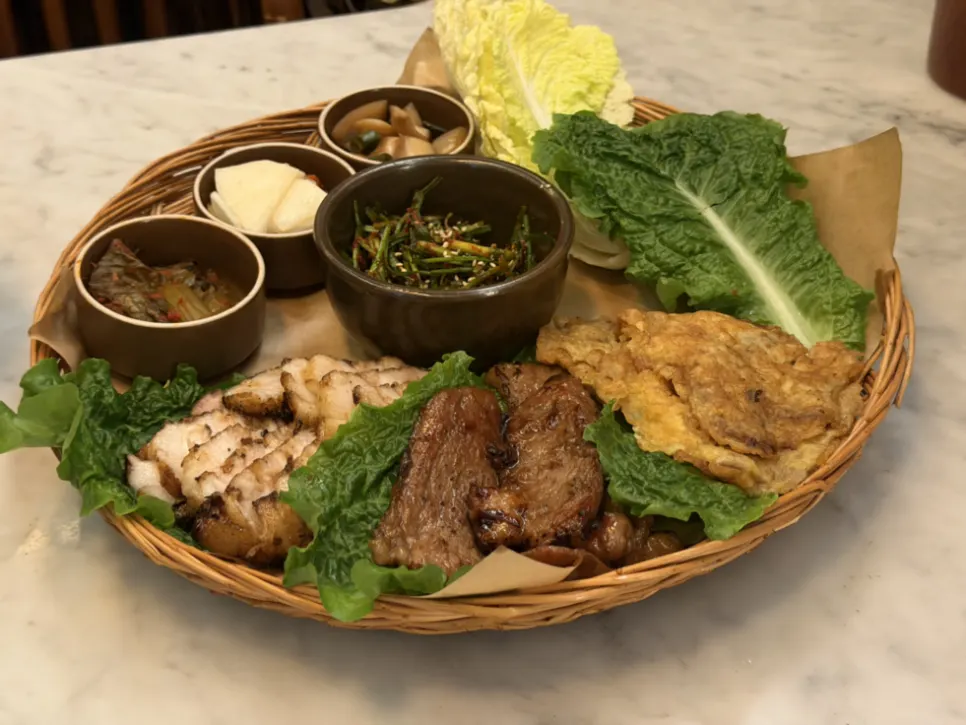 고기 3종이 차려진 주명당 이모밥상 한 상