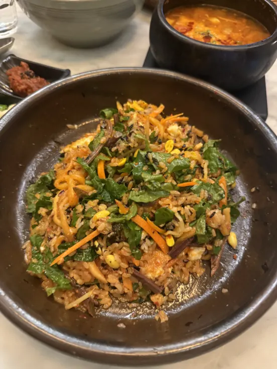 비빔밥까지 차려진 이모밥상 상차림