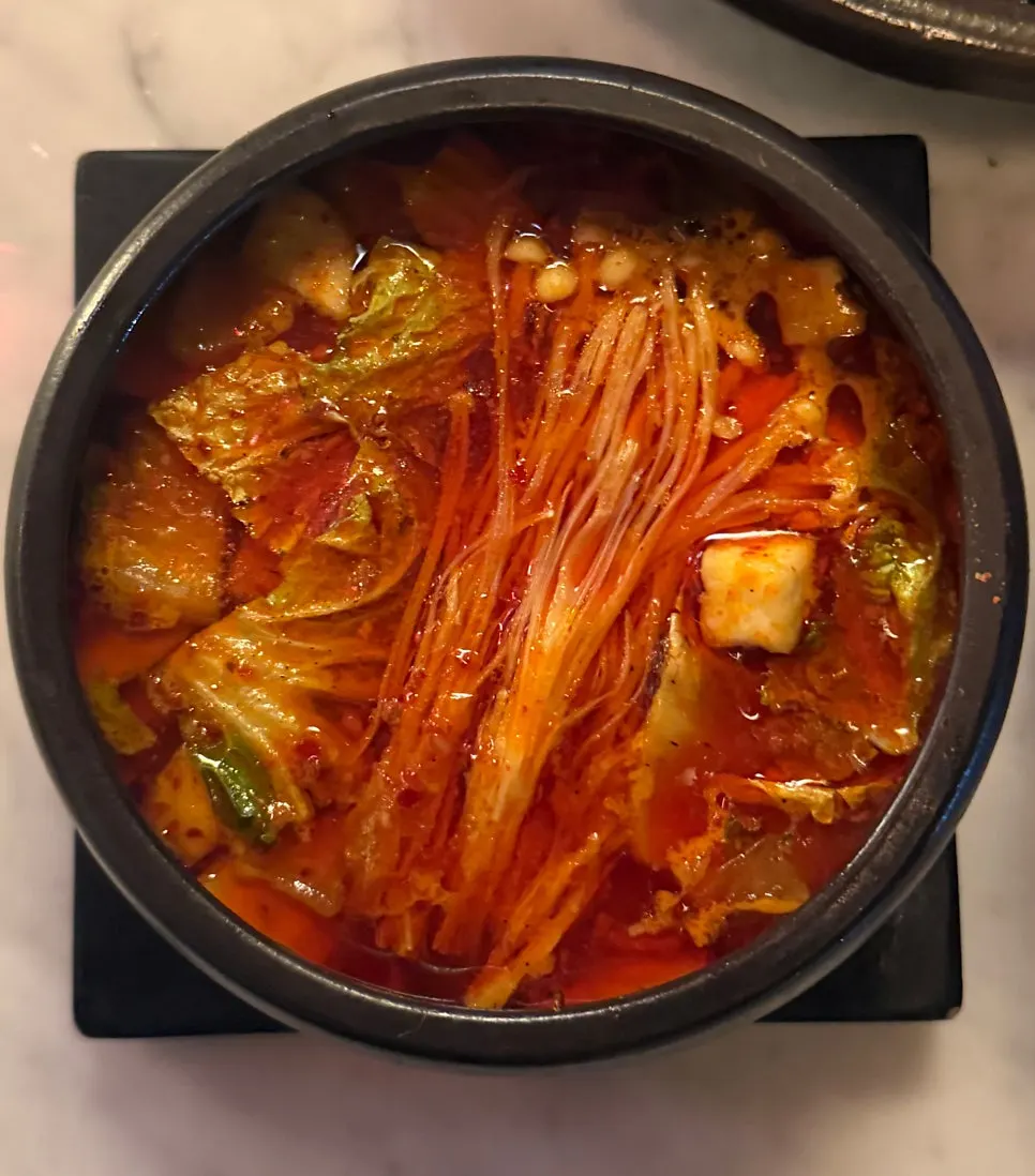 주명당 수제 비빔국수와 묵은지 김치찌개