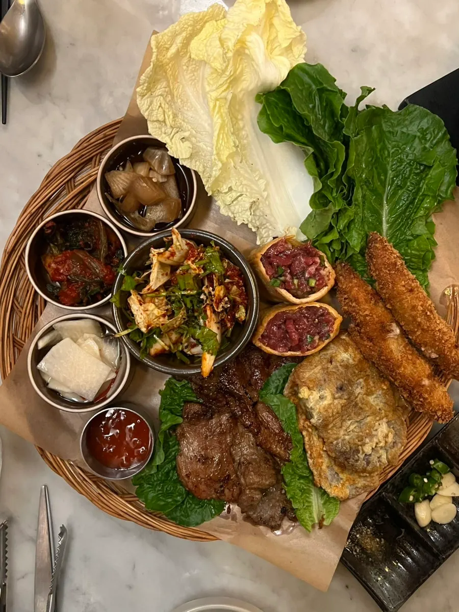 육회유부초밥과 고추튀김, 육전, 양념갈비
