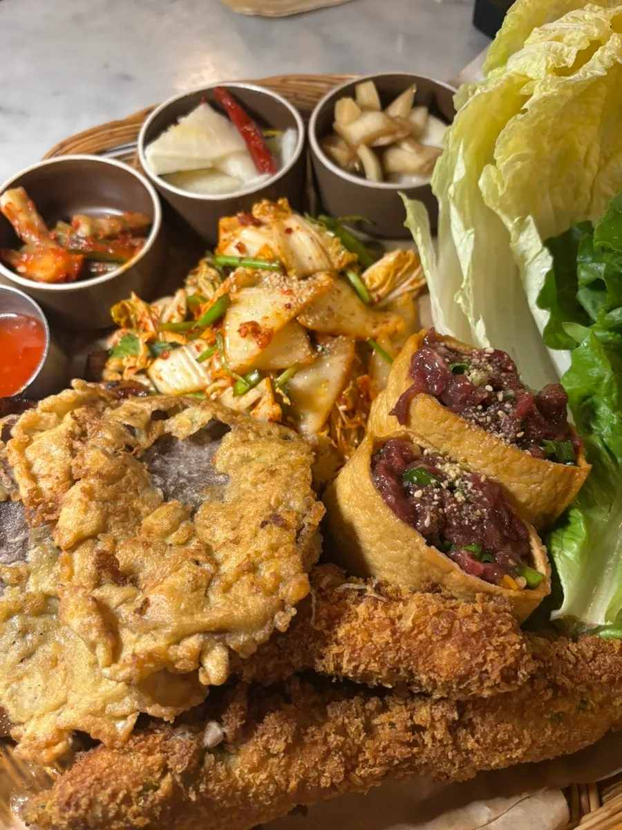 테이블에 차려진 주명당 퓨전 한식 안주