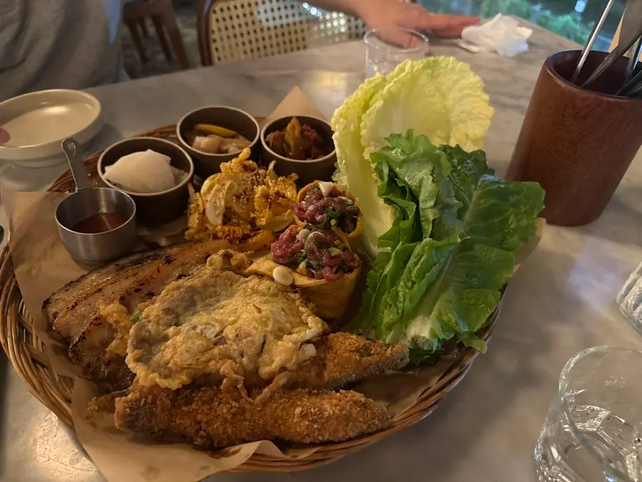 짚불에 구운 주명당 육전 접시