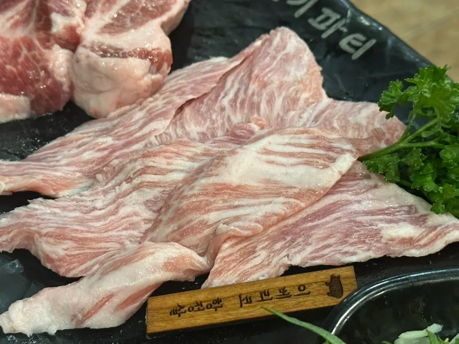 이베리코 흑돼지 꽃목살 180g