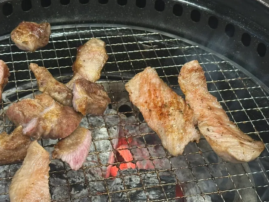 바삭하게 구워진 항정살