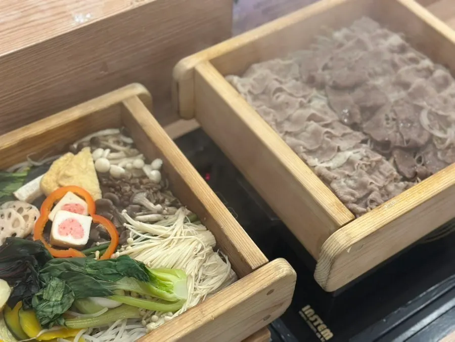 Full seiro-mushi spread with meat and vegetables together