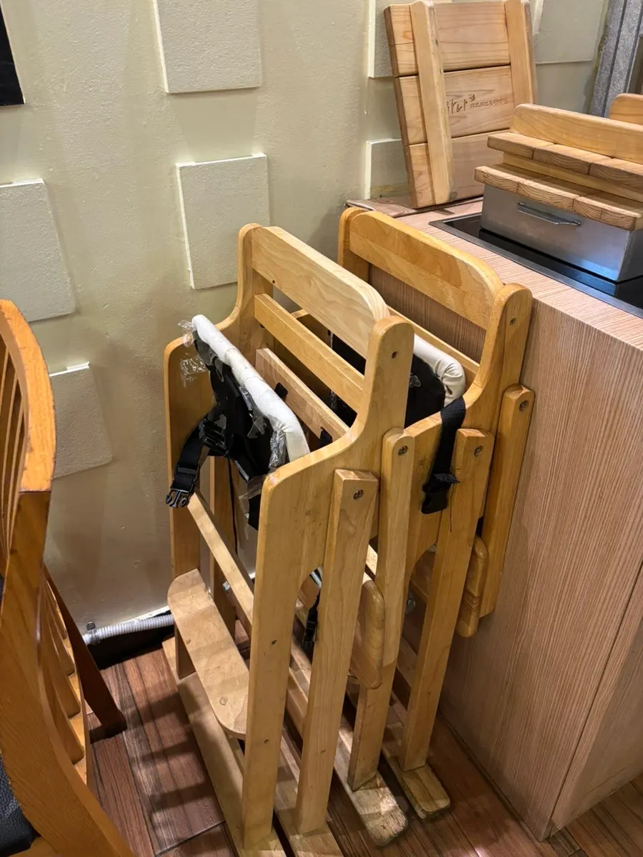Restaurant seating suitable for family dining