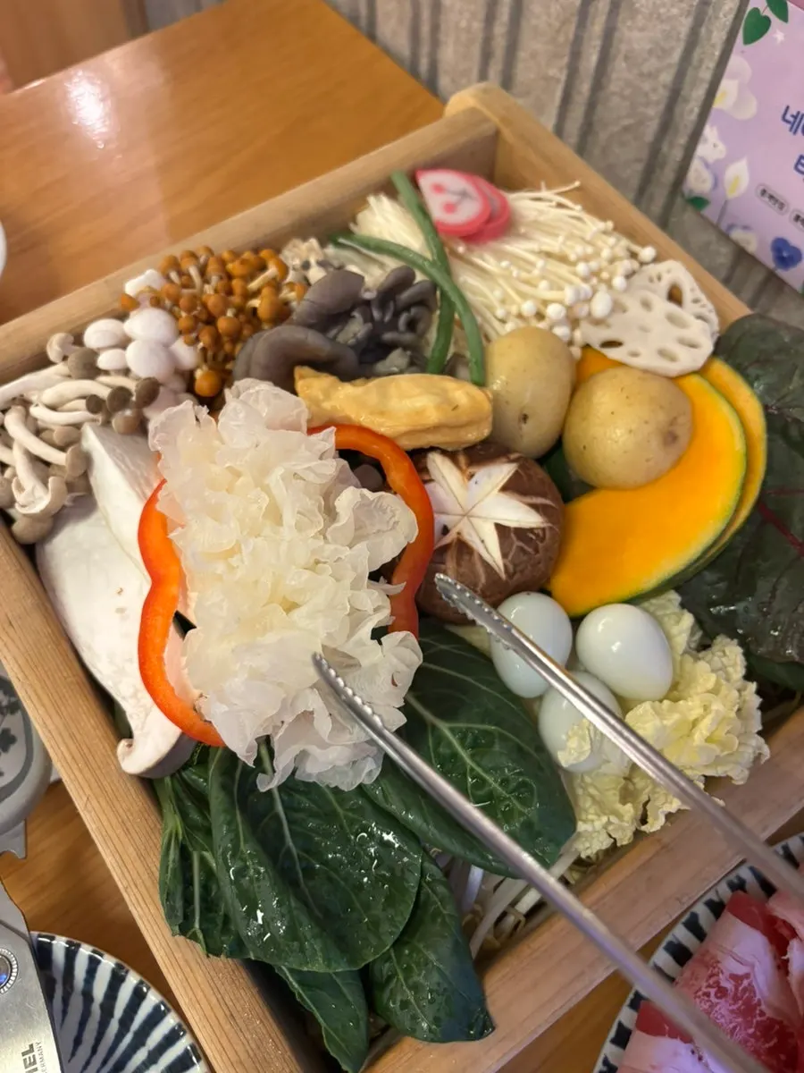 Vegetables and mushrooms for shabu-shabu