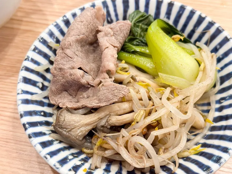 Shabu-shabu vegetables and noodle additions