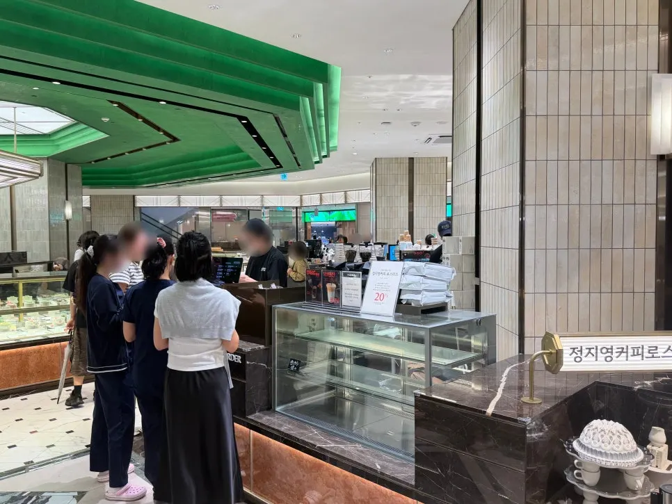 百貨地下1樓正智英咖啡烘焙工作室點餐櫃檯