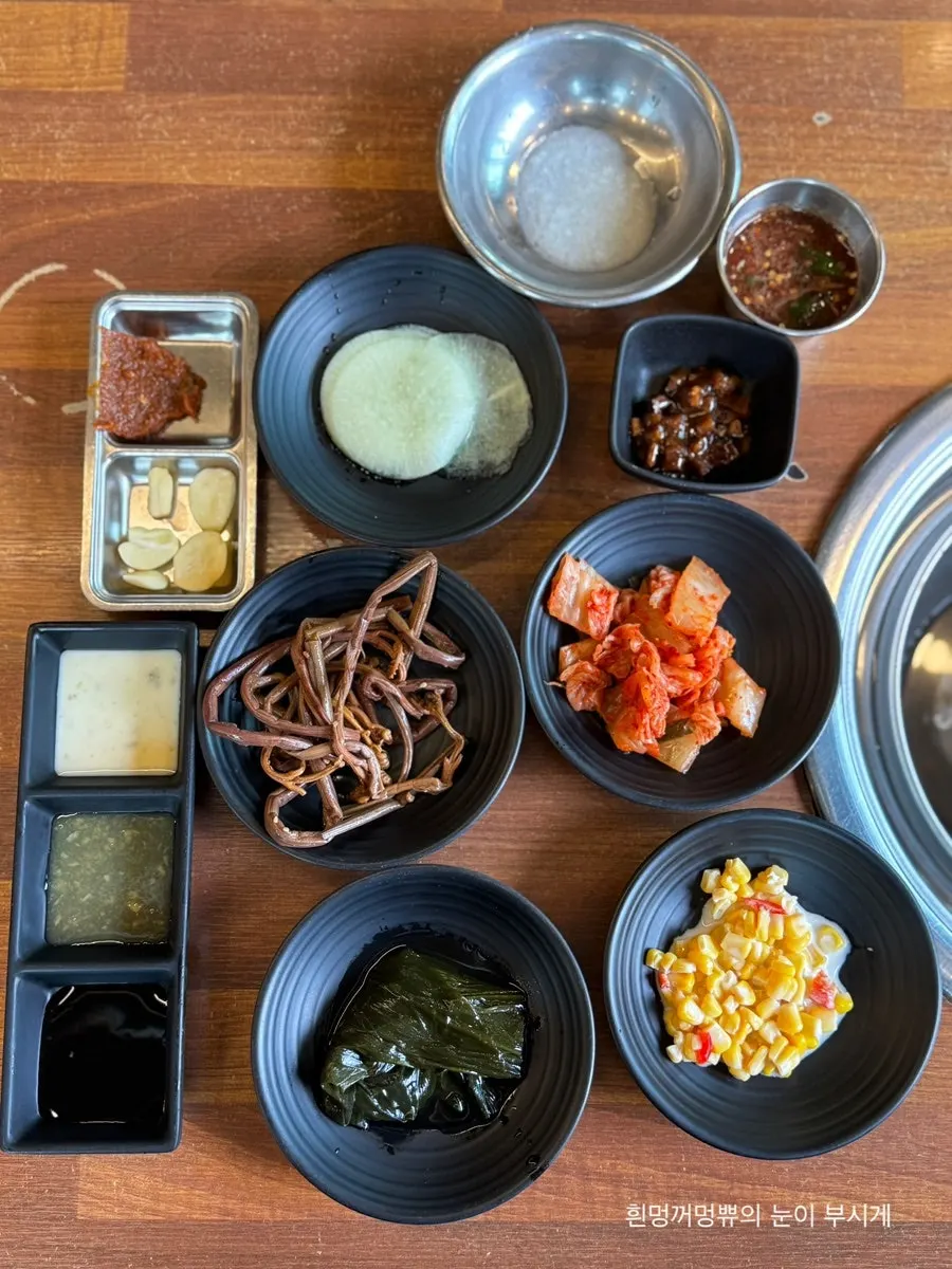 Basic side dishes including pickled radish and seasoned bracken