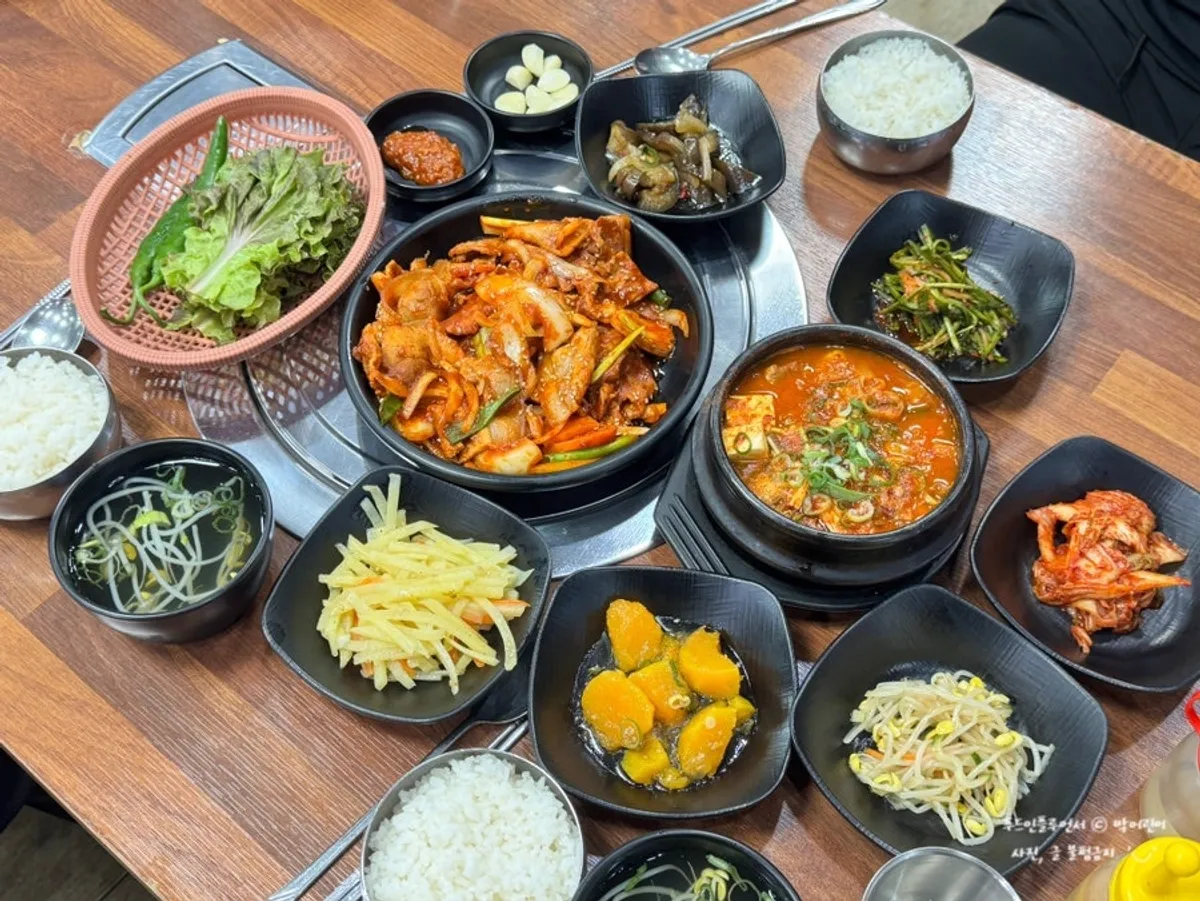 Signature dishes at Oreumak Garden Jungmun Main Branch
