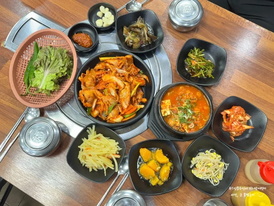 Quickly prepared lunch spread