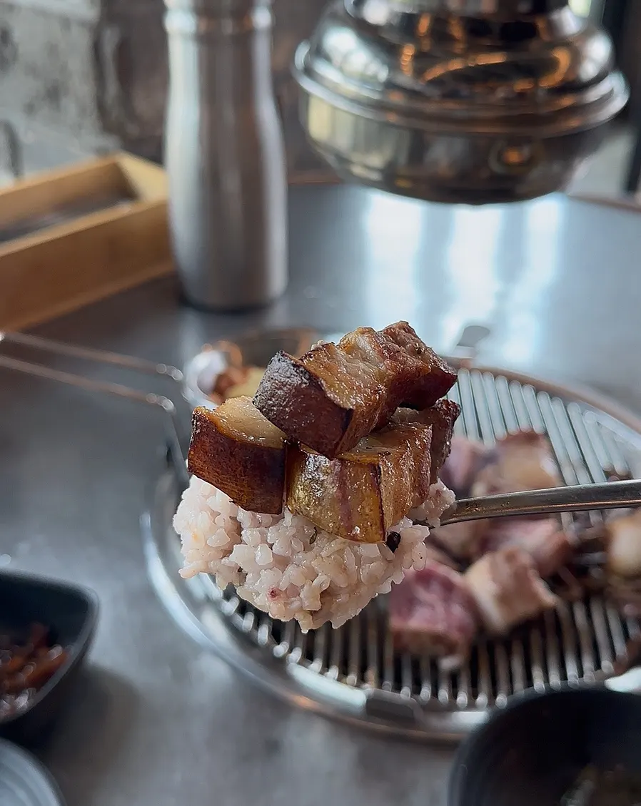 720-hour-aged black pork neck and pork belly