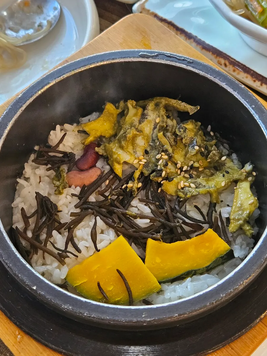 Jungmun Godeungeo Ssam-bap hours notice