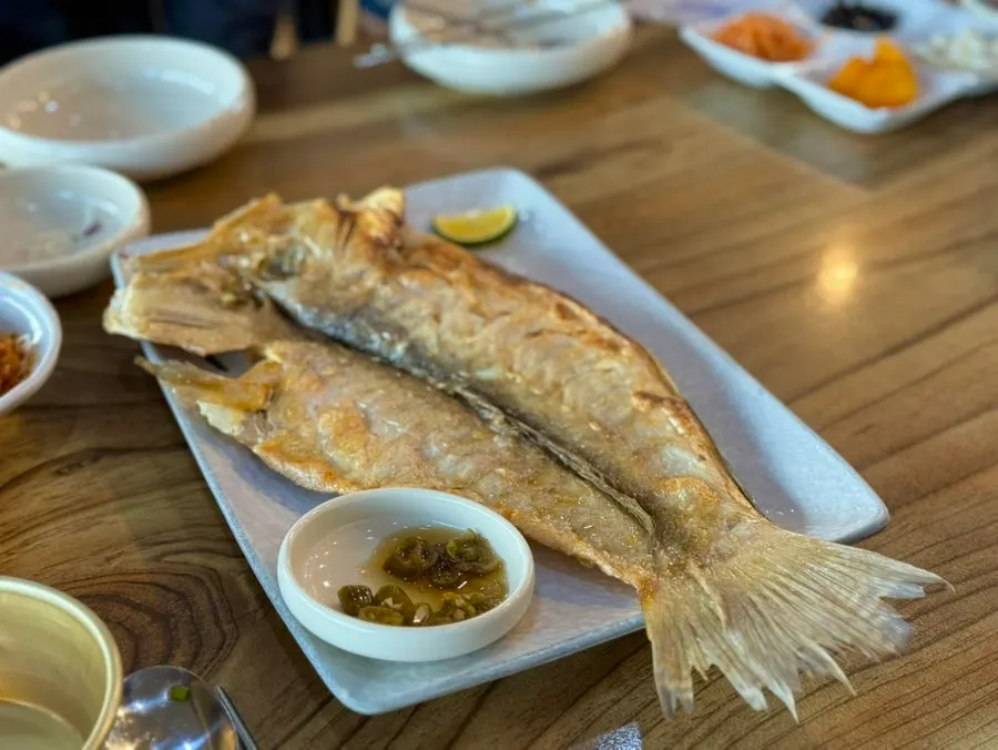 왕 옥돔구이와 전복돌솥밥 세트 상차림