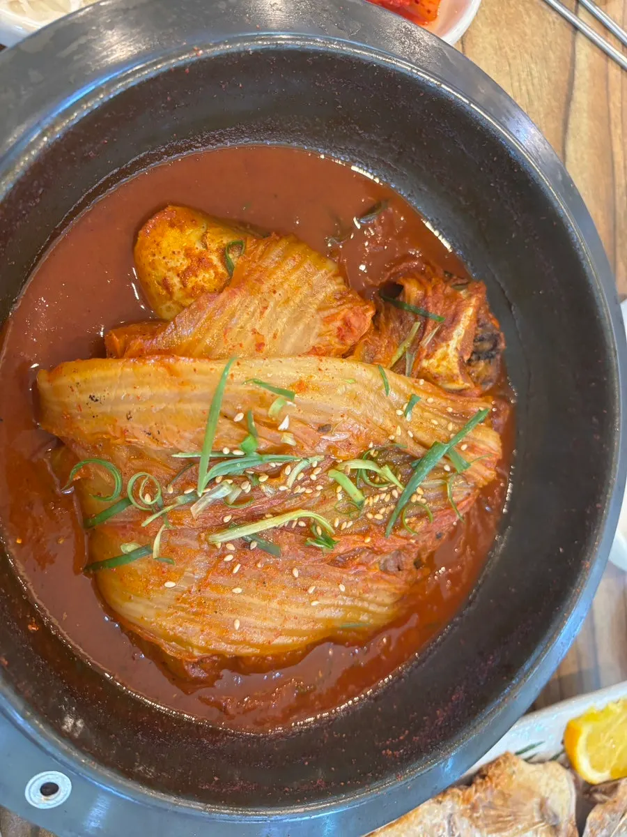 Thick old kimchi mackerel stew