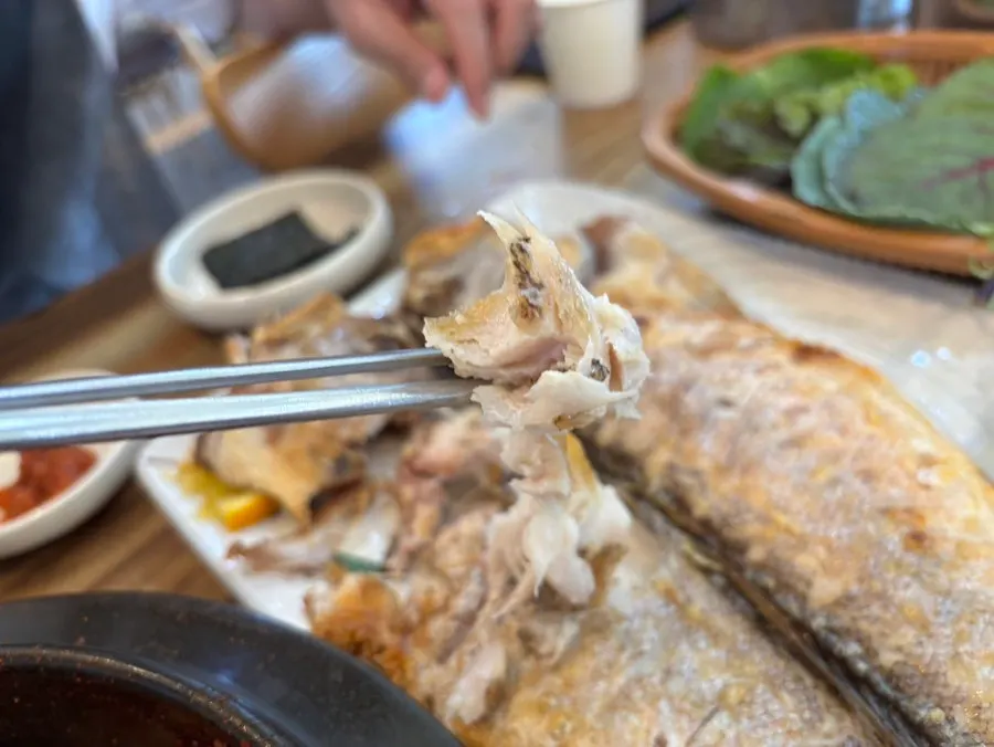Cross-section of thick grilled tilefish flesh