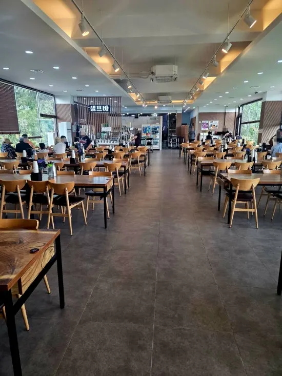 Rincón de café y snacks de Jeju tras la comida