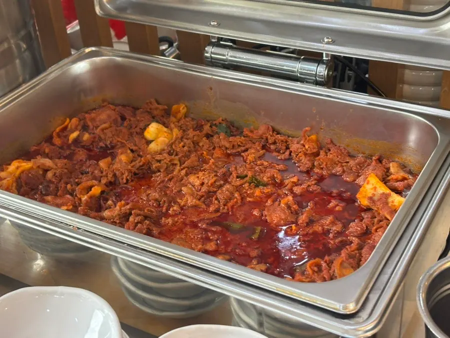 Self-serve bar for extra banchan
