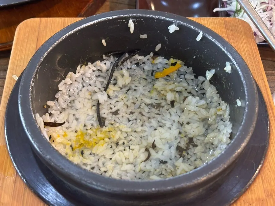 Bowl of mixed abalone hot-pot rice