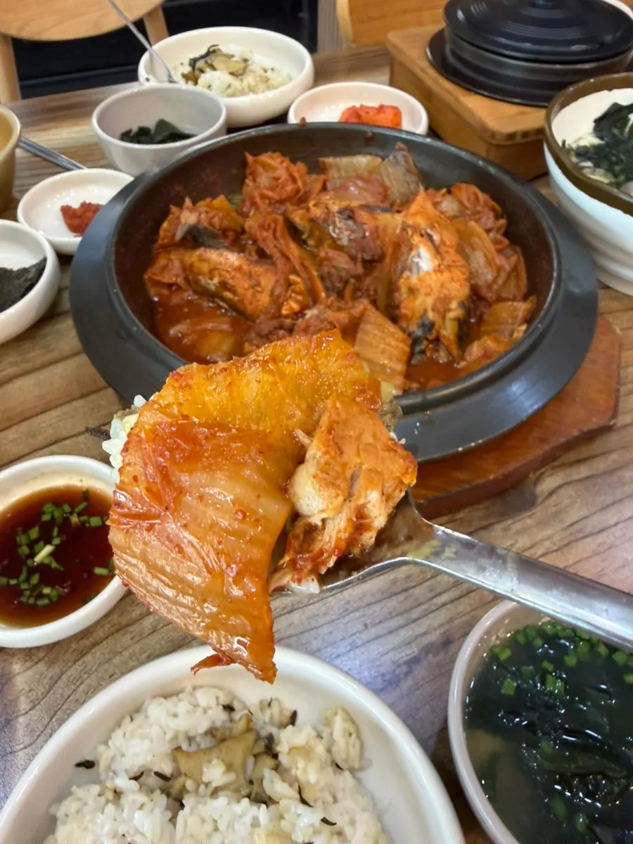 전복이 든 전복돌솥밥