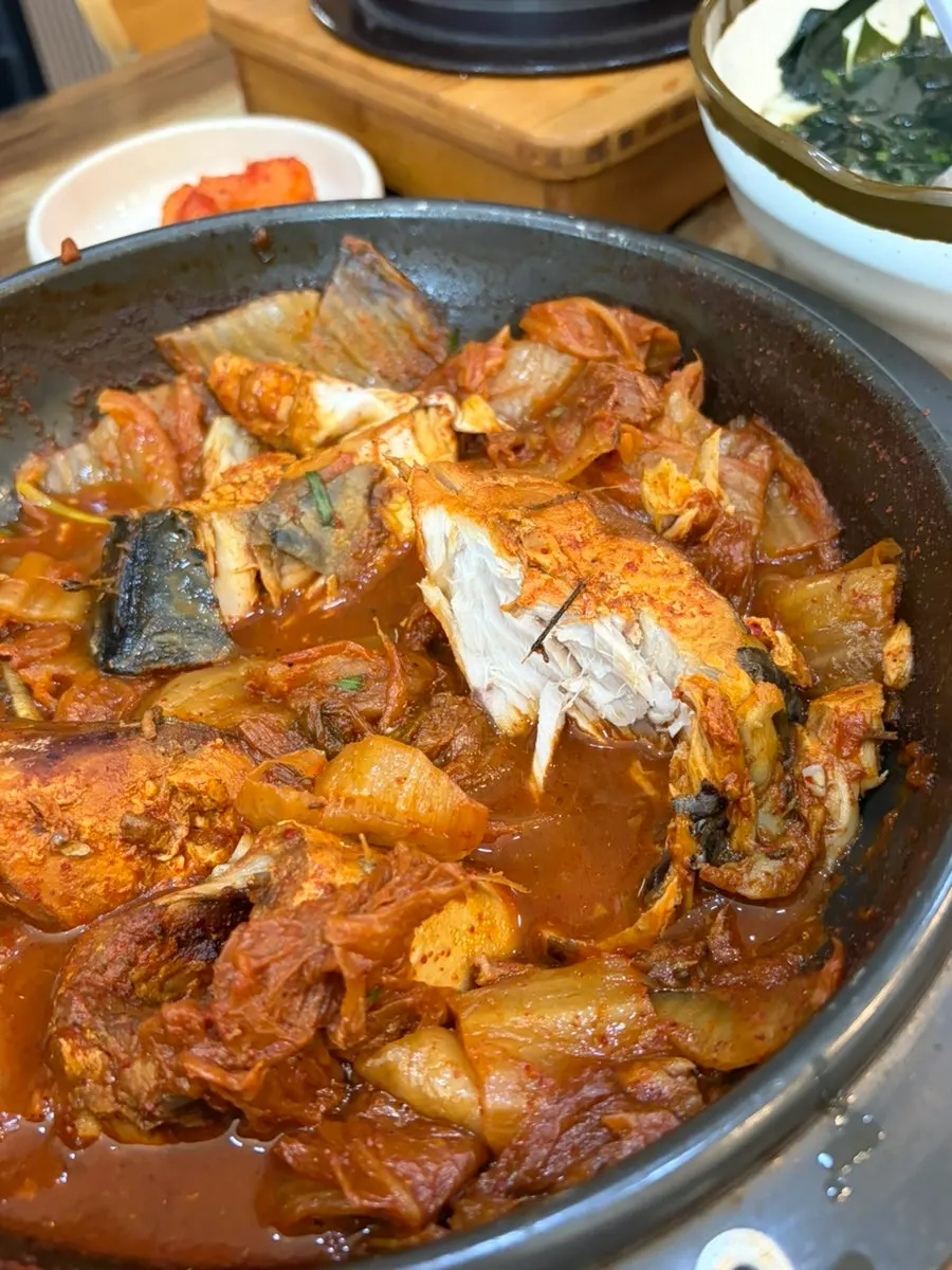 오동통한 고등어 한 덩이