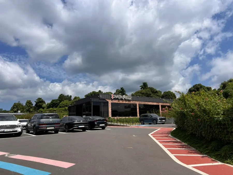 Spacious parking lot big enough for tour buses