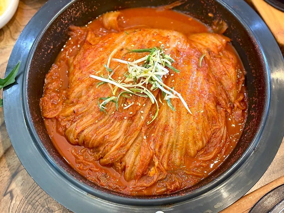 묵은지고등어쌈밥과 전복돌솥밥 한상