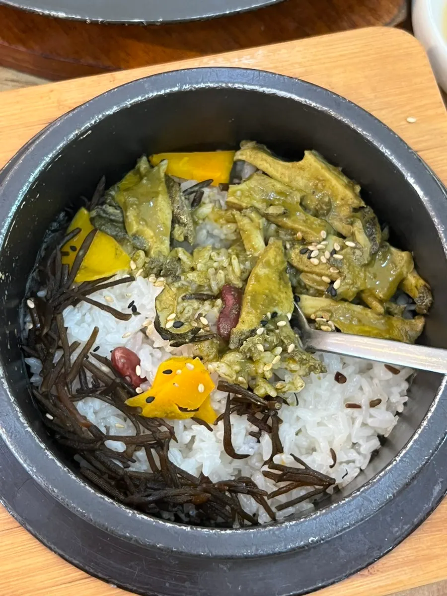 Abalone hot-pot rice topped with sweet pumpkin, tot, and abalone