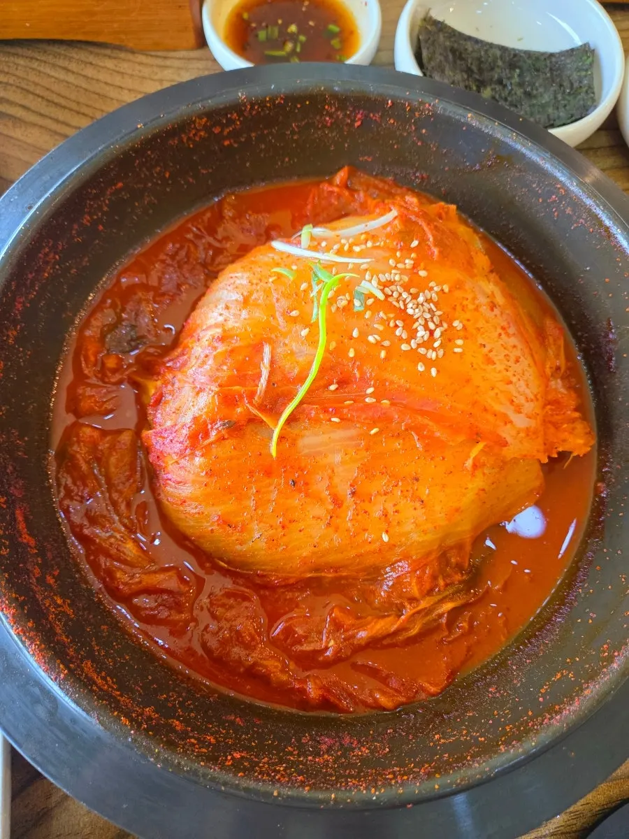 Old-kimchi mackerel wraps and abalone stone-pot rice set