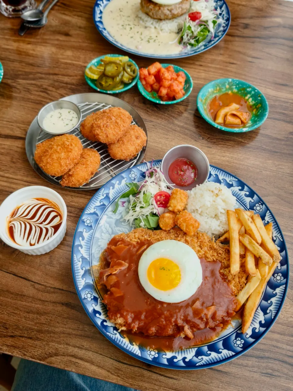 Plate of hand-breaded pork cutlet at Jeongssi Hambak Baegot Branch