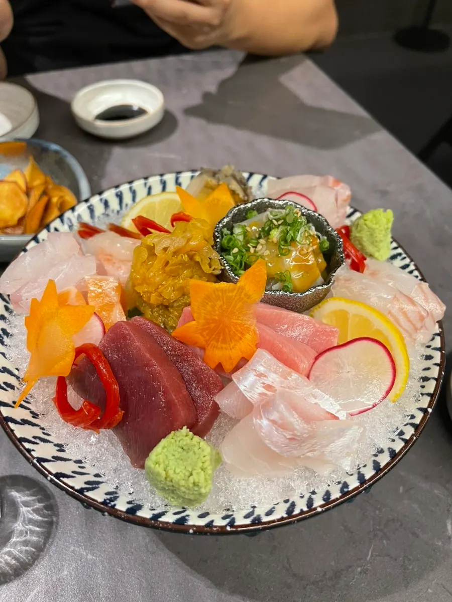 Sashimimori-gan for two served on a round plate