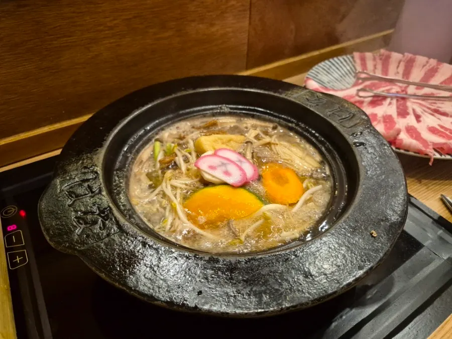 익힌 소고기 한 점