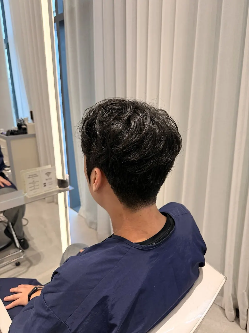 펌 완성 후 목선이 정리된 뒷모습