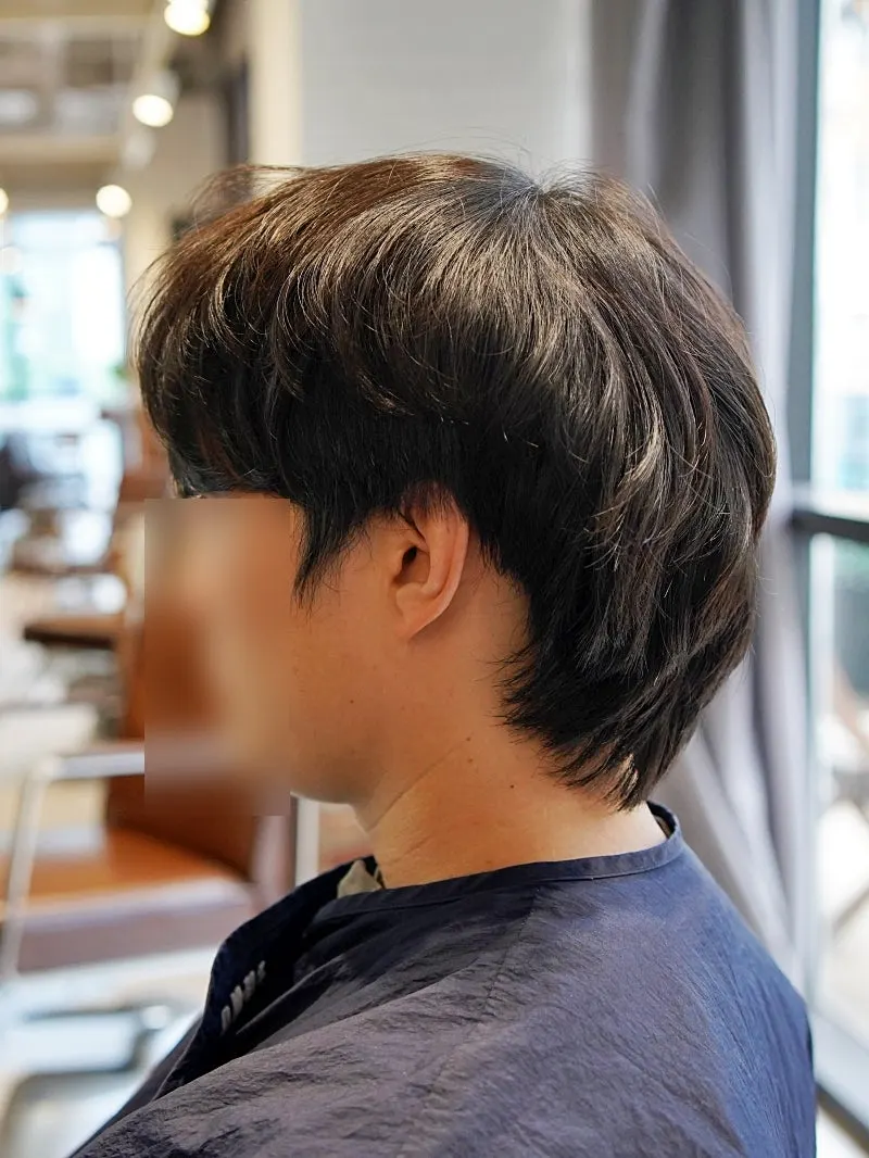 자연스러운 볼륨이 살아난 뒷머리